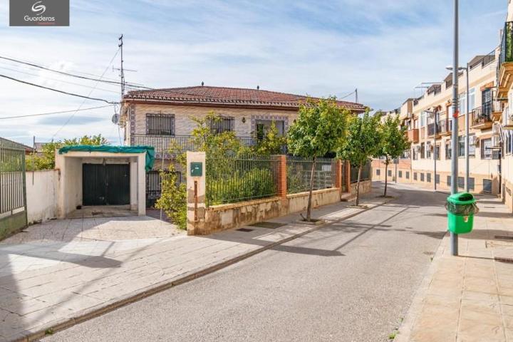 Casa en venta en Vegas del Genil, Ambroz photo 0