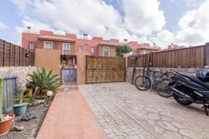 Chalet en venta en Corralejo, Corralejo photo 0