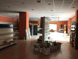 Local comercial en venta en Plasencia, Centro photo 0