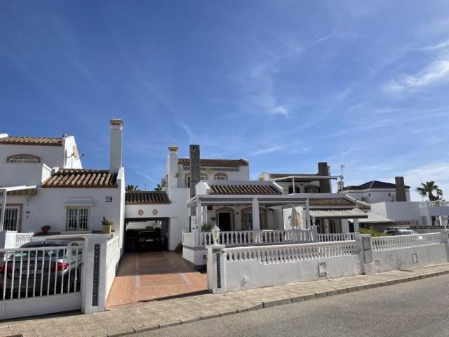 Chalet en venta en Sorihuela del Guadalimar, Sorihuela del Guadalimar photo 0