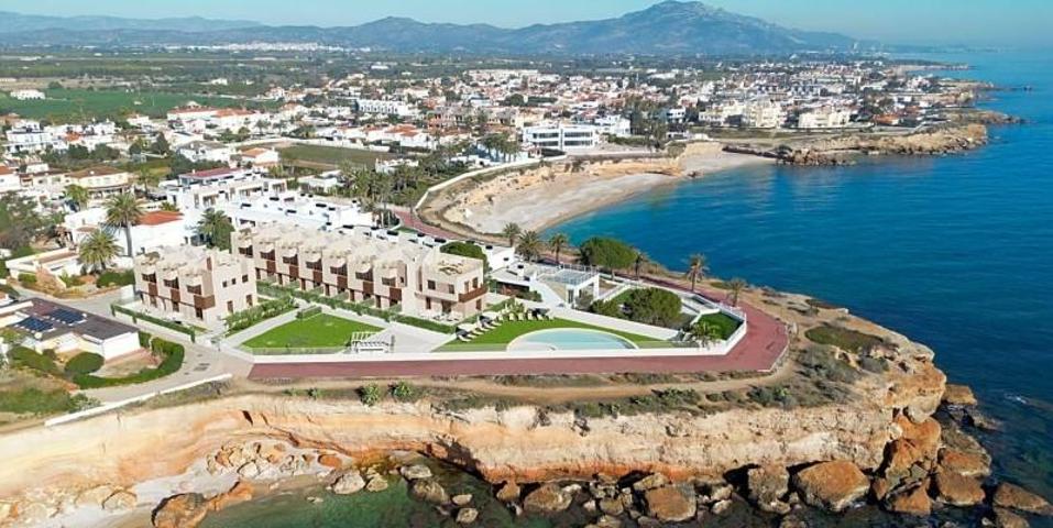 Adosada en venta en Vinaròs, Calle de L'Alena, 9, 12500 photo 0