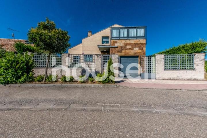 Casa en venta en Aldeamayor de San Martín photo 0