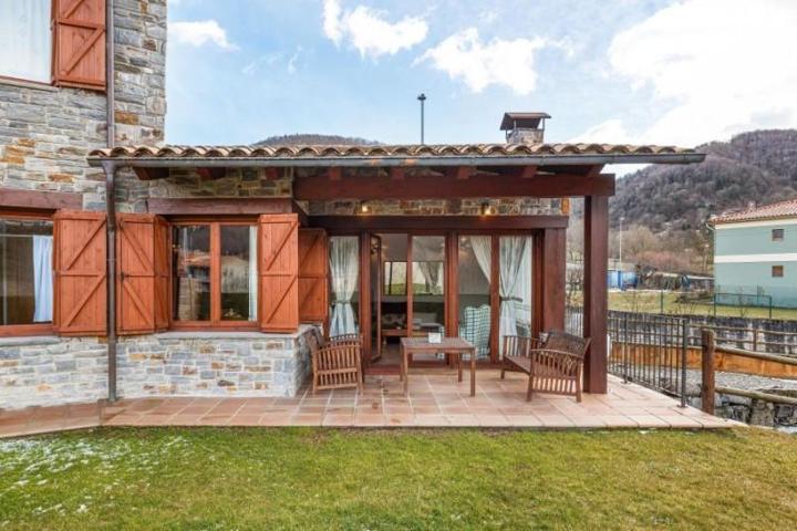 Casa en venta en Sant Pau de Segúries, Centro pueblo photo 0