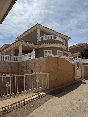 Casa en venta en Torrevieja, Los altos photo 0