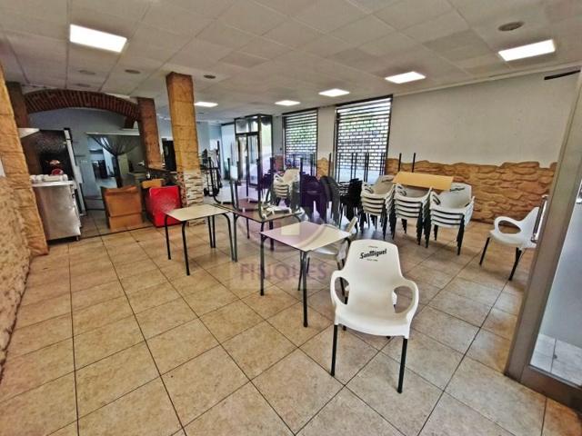 Local comercial en venta en Palamós photo 0