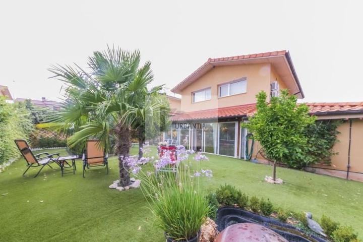 Chalet en venta en Mañeru, Calle Cirauqui, 31130 photo 0