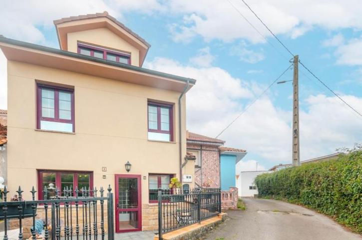 Adosada en venta en Gozón, Antromero photo 0