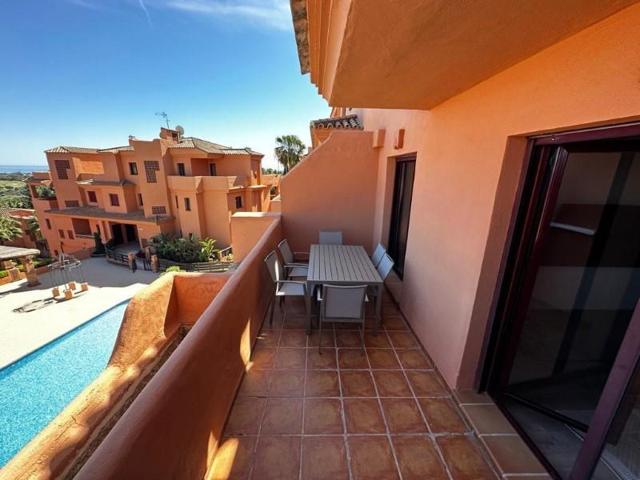 Piso en venta en Benahavís photo 0