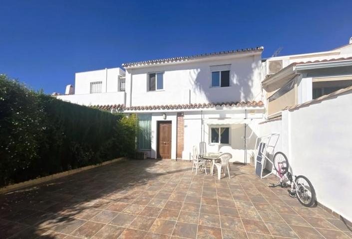 Bungalow en venta en Estepona, Nueva Atalaya photo 0