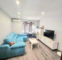 Piso en venta en Málaga, Los Guindos-Parque Mediterraneo-Santa Pa photo 0