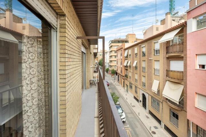 Piso en venta en Granada, Alhamar photo 0