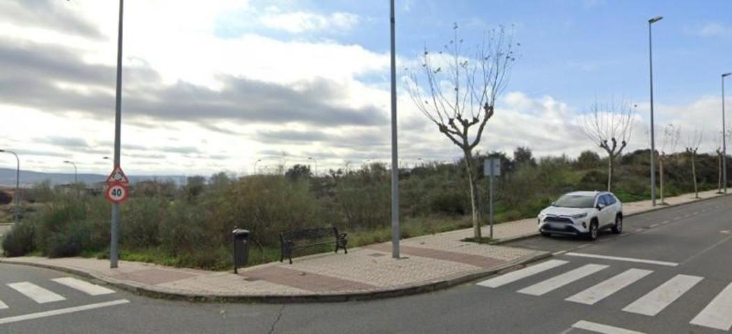 Adosada en venta en Plasencia, CIUDAD JARDIN photo 0