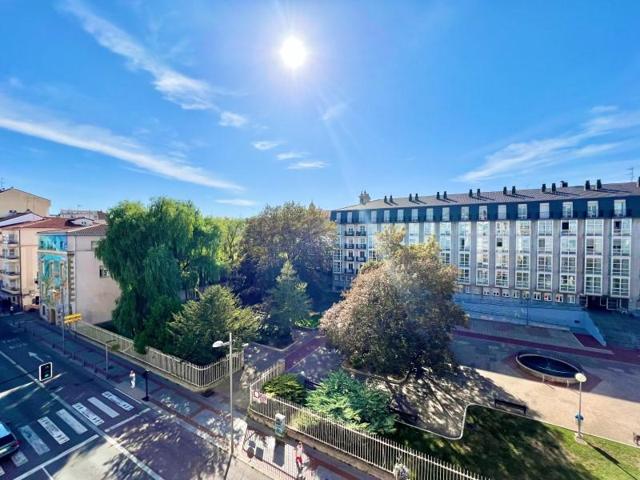 Piso en venta en Vitoria-Gasteiz photo 0