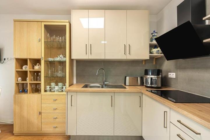 Piso en venta en Puerto de la Cruz, Martiánez photo 0