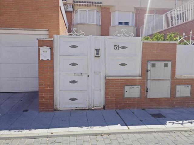 Chalet en venta en Parla, Calle Alejo Carpentier, 51, 28981 photo 0