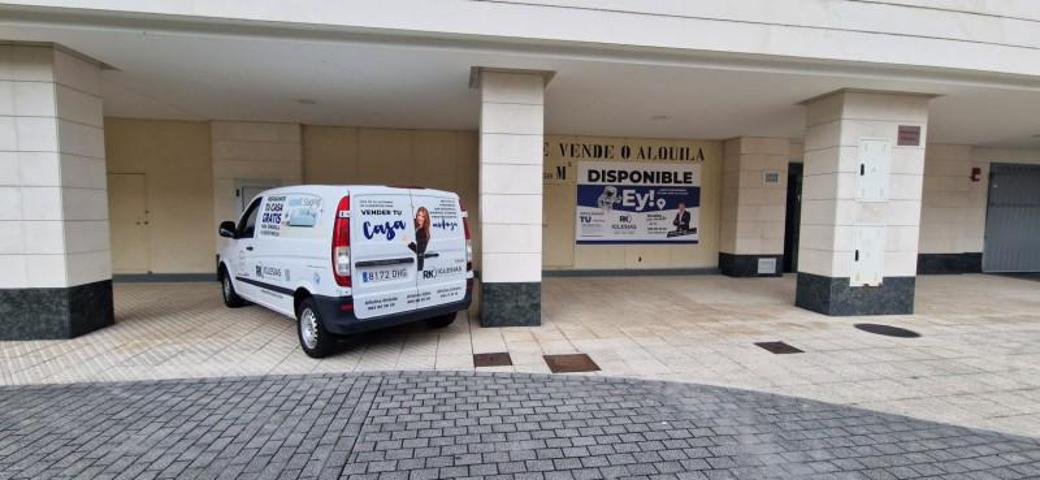 Local comercial en venta en Oviedo, Oviedo photo 0