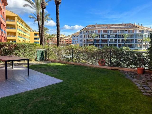 Apartamento en venta en Sotogrande, Sotogrande - La Marina photo 0