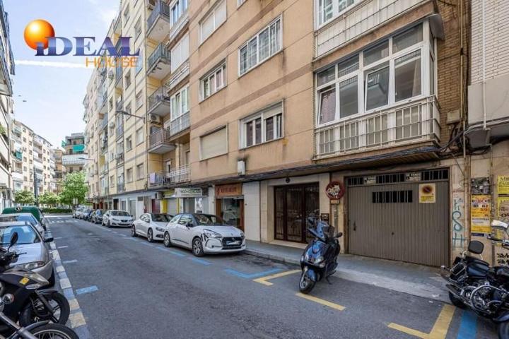 Piso en venta en Granada, Pajaritos photo 0