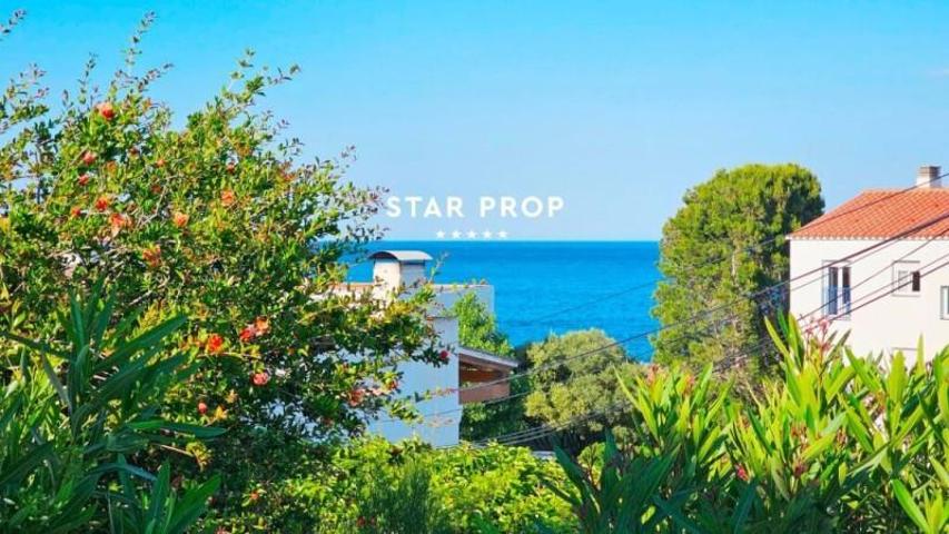 Casa en venta en Llançà photo 0