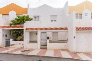 Duplex en venta en Roquetas de Mar, Sur photo 0