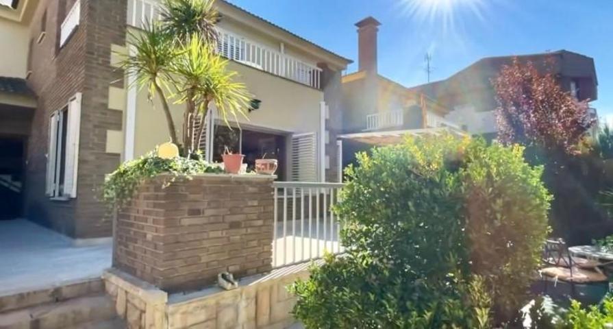 Adosada en venta en Requena, El arrabal photo 0