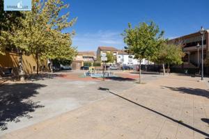 Casa en venta en Atarfe, Atarfe photo 0