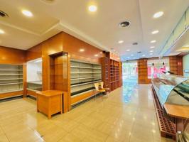 Local comercial en venta en Terrassa, Vallparadís photo 0