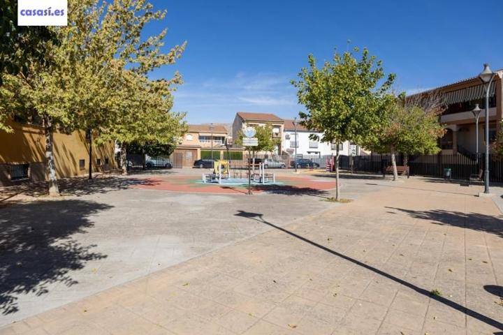 Casa en venta en Atarfe, Atarfe photo 0