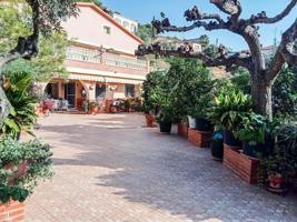 Chalet en venta en Castellet i la Gornal, Els rosers photo 0