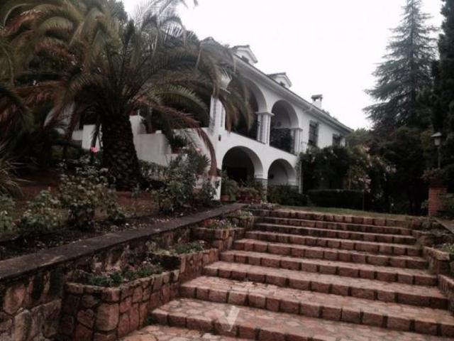 Casa con terreno en venta en Córdoba, Las Jaras - Assuan photo 0