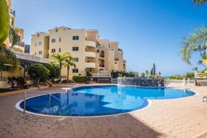 Apartamento en venta en Arona, Los Cristianos photo 0