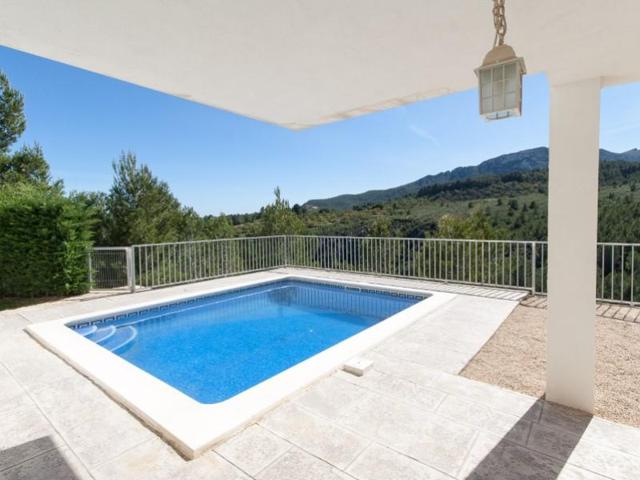 Chalet en venta en Pratdip photo 0