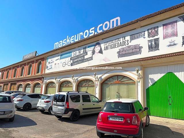 Nave industrial en venta en Lucena, Calle los Santos, 14900 photo 0