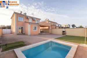 Chalet en venta en Atarfe, Urbanizacion los cortijos la ribera photo 0