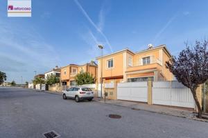 Chalet en venta en Atarfe, Urbanizacion los cortijos la ribera photo 0