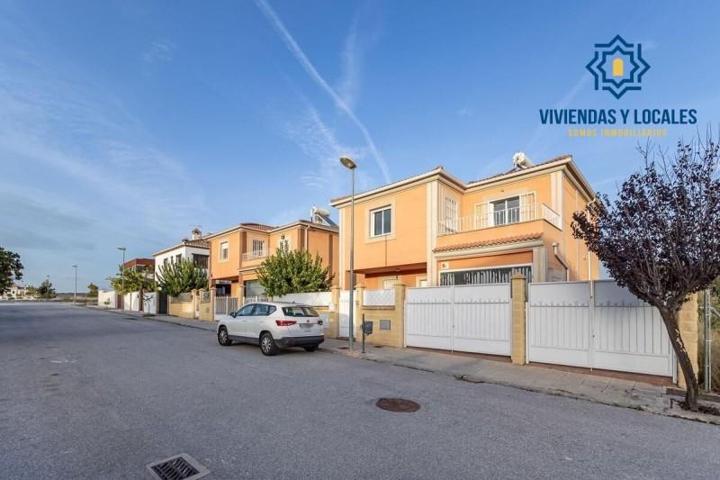 Chalet en venta en Atarfe, Urbanizacion los cortijos la ribera photo 0