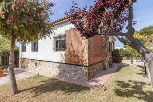 Chalet en venta en L'Eliana, URB. MONTESOL photo 0