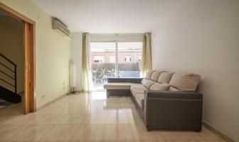 Adosada en venta en Rubí, Carrer Girona, 19, 08191 photo 0