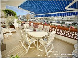 Apartamento en venta en Empuriabrava photo 0