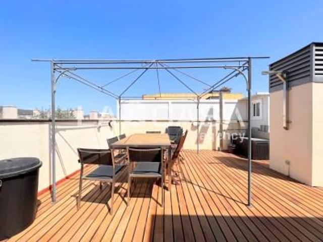 Piso en venta en Barcelona, La Trinitat Vella photo 0