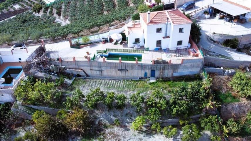 Casa con terreno en venta en Salobreña, Sin determinar photo 0