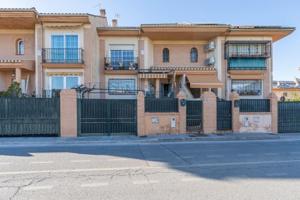 Adosada en venta en Ogíjares, Zona metropolitana photo 0