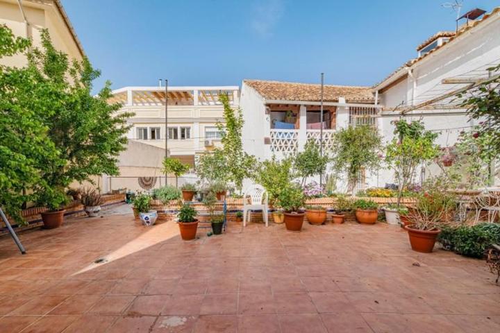 Casa en venta en Ogíjares, Plaza alta photo 0