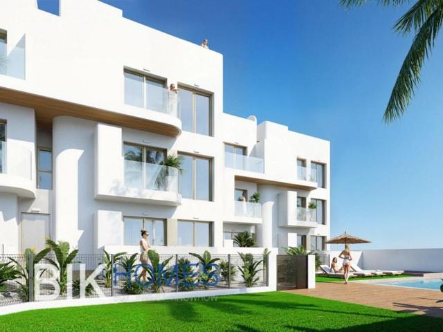 Apartamento en venta en Los Alcázares photo 0