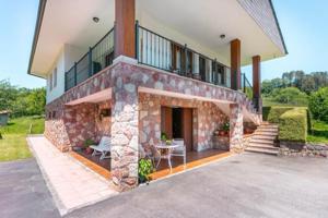 Chalet en venta en Nava, Carancos photo 0