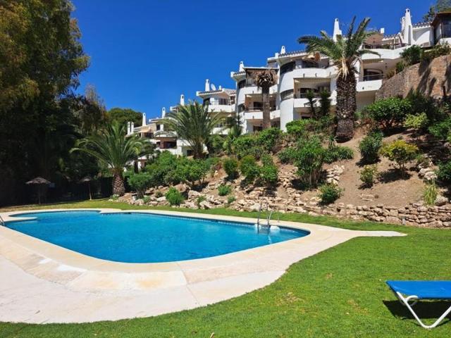 Adosada en venta en Benalmádena, Torremuelle photo 0