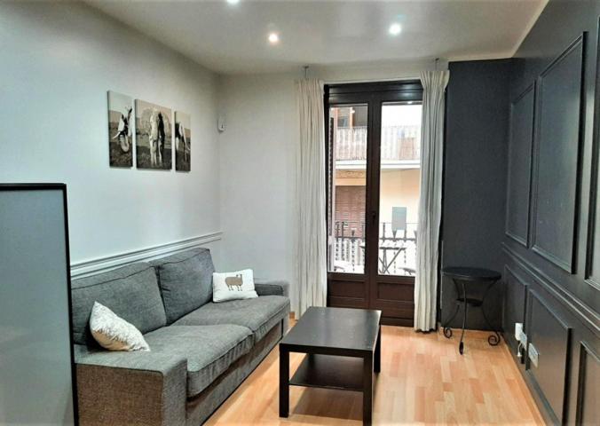 Piso en venta en Barcelona, El Poble-sec photo 0