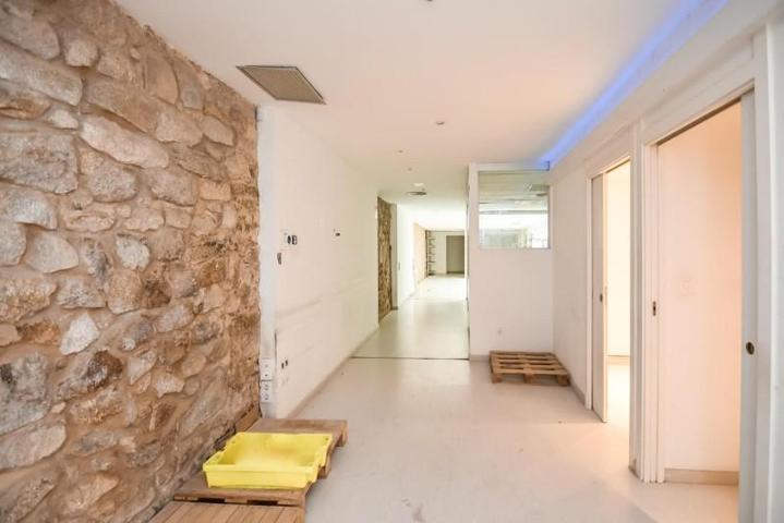 Local comercial en venta en A Coruña, Centro photo 0