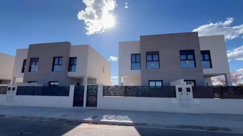 Adosada en venta en Sagunto, Zona la estacion photo 0