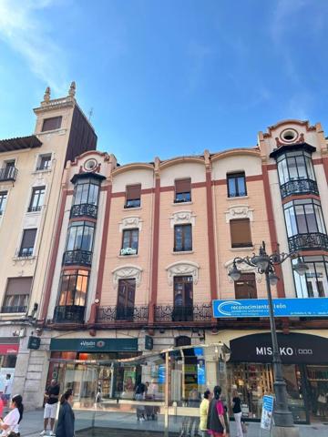 Piso en venta en León, Centro photo 0
